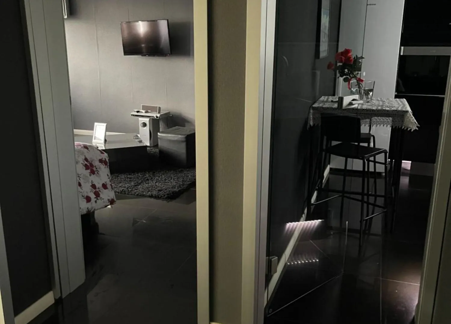 Black Apartament Nr1 Bucureşti