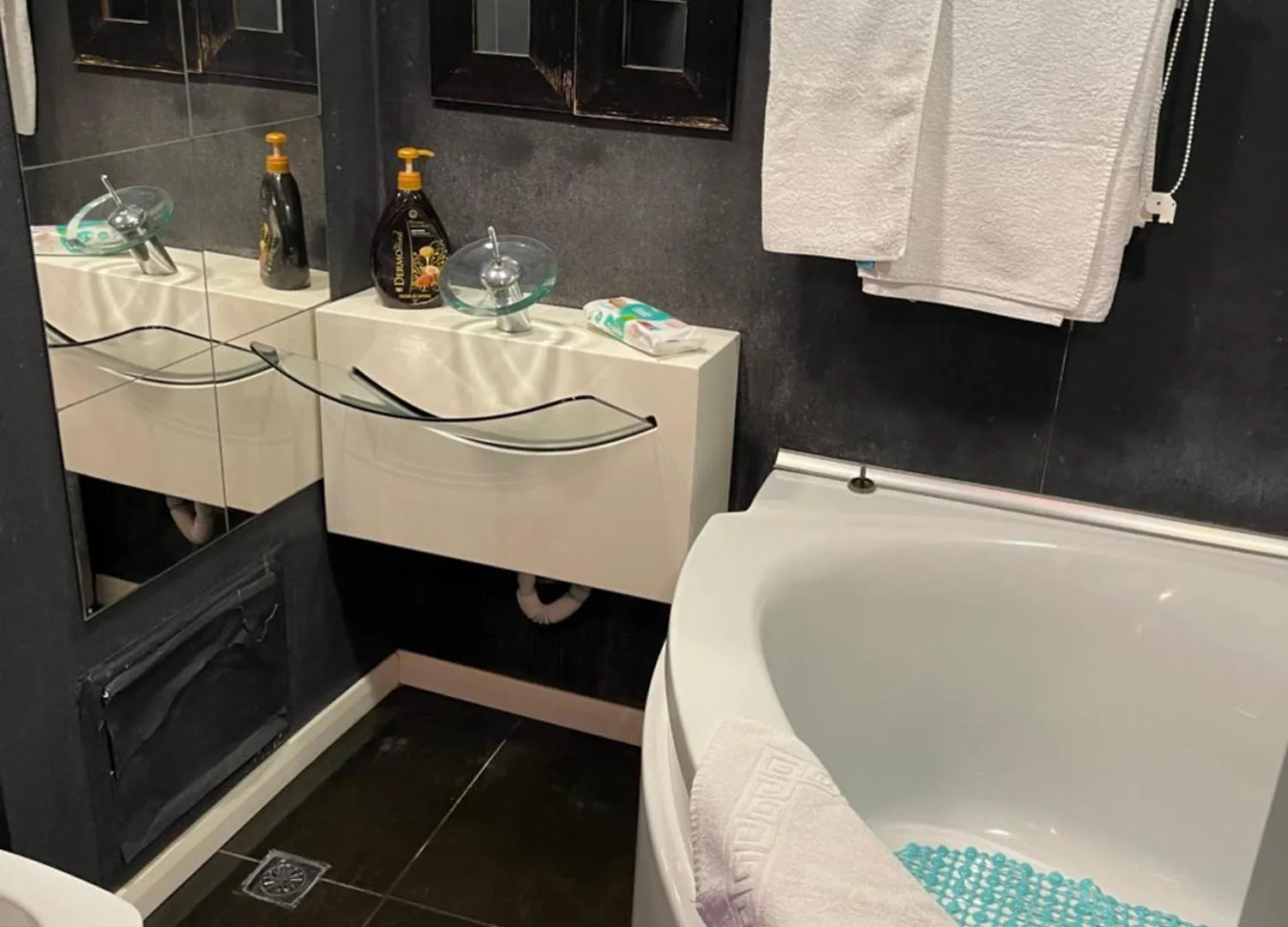Black Apartament Nr1 Bucureşti