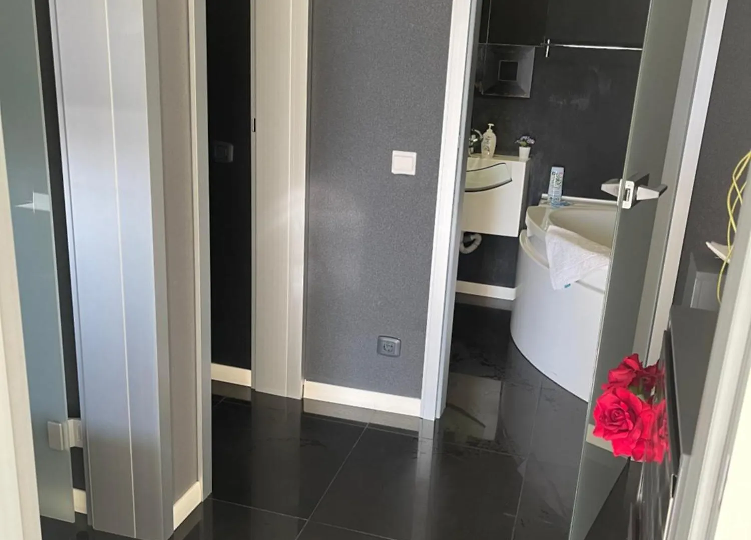 Black Apartament Nr1 Bucureşti