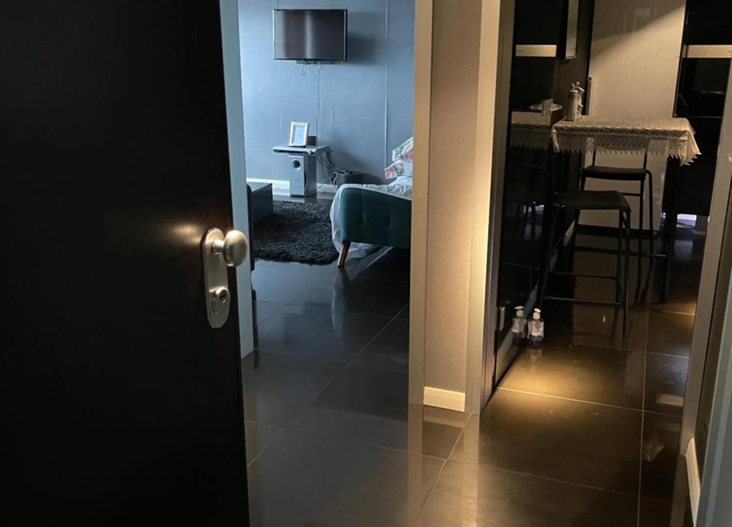 Black Apartament Nr1 Bucureşti