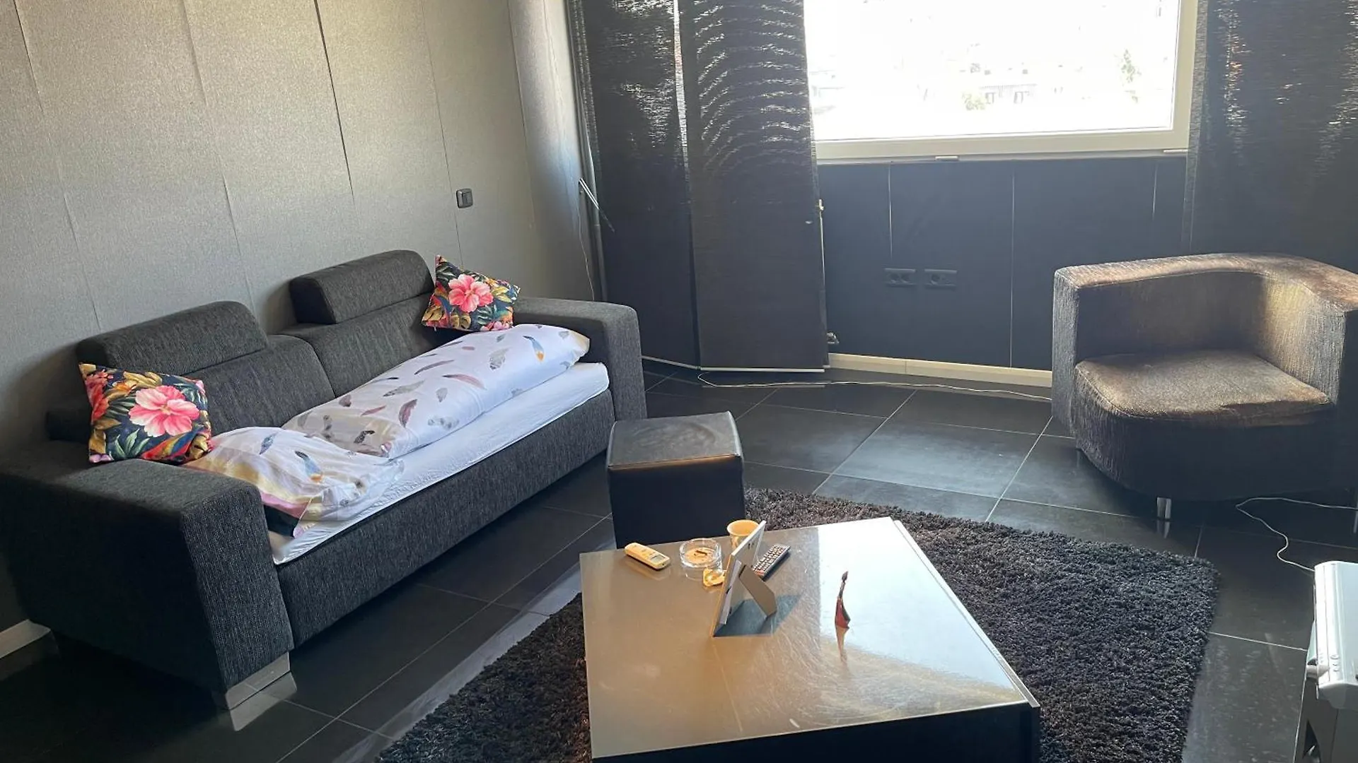 Black Apartament Nr1 Bukarest Lägenhet